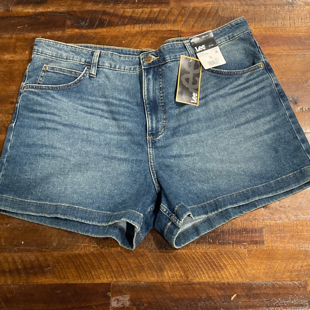 NWT Lee 4” denim shorts 20